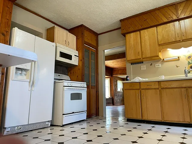 2 bed, 1026 sqft, $1,350 — Photo 4