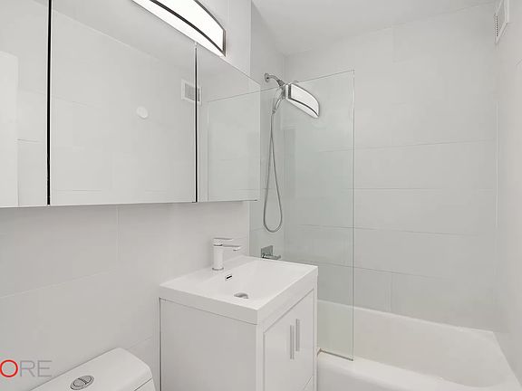 5th image of 3730 73rd St APT 6G