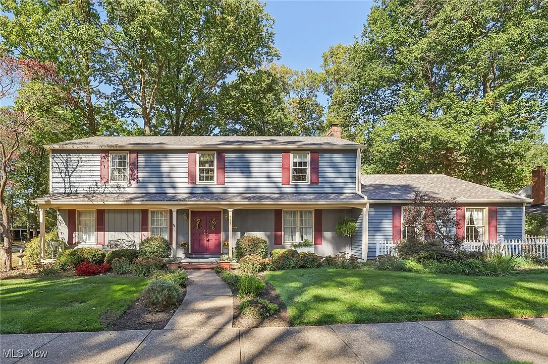 589 Debbington Dr photo 1