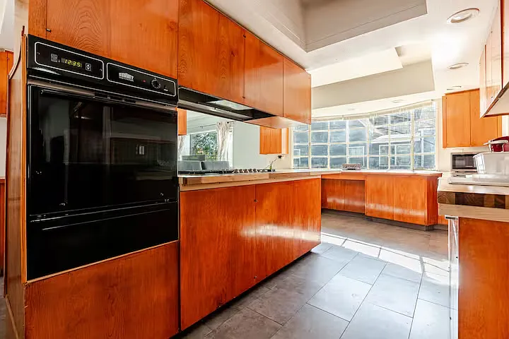 1427 Carmona Ave — Photo 12