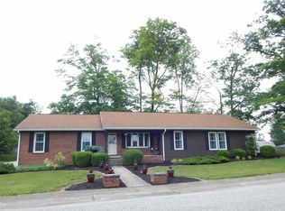 2720 Sherwood Dr, Bedford, IN 47421