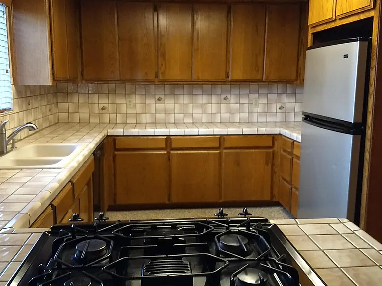 401 Hillview St #A — Photo 4