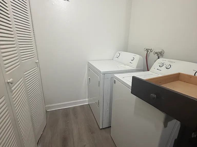 457 James Ct #C — Photo 8