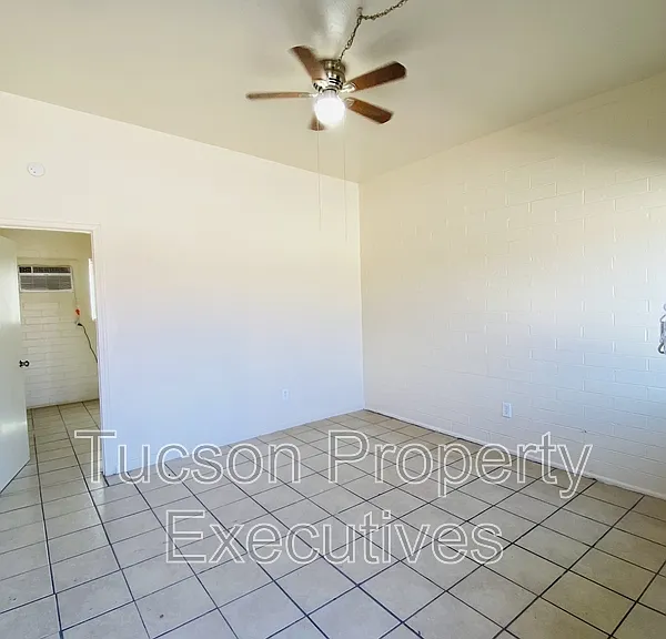240 W Sahuaro St #16 — Photo 9