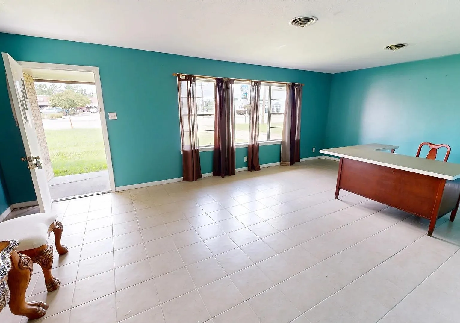 3 bed, 2.0 bath, 1362 sqft, $1,600 — Photo 4