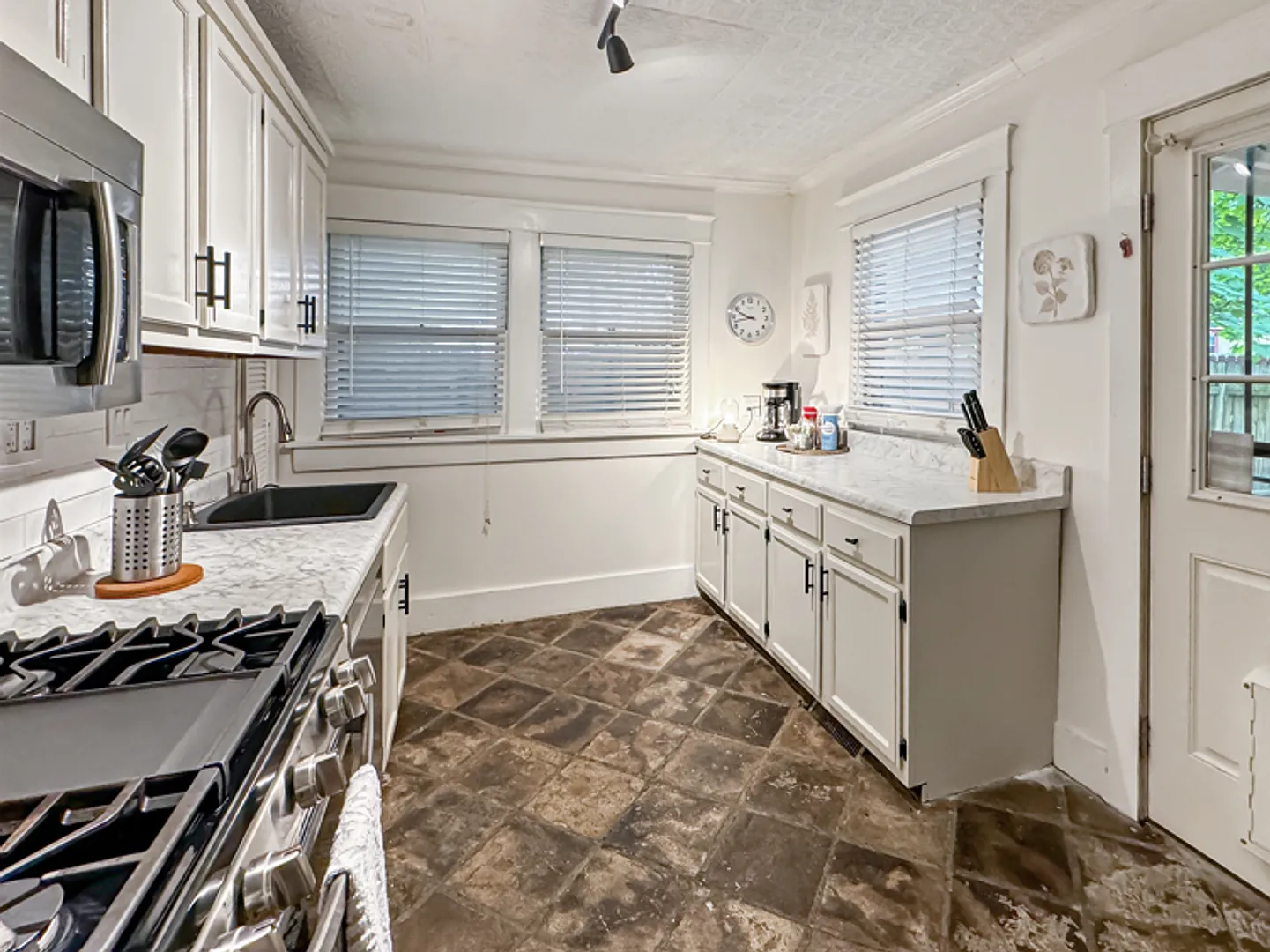 3 bedroom, 2 bathroom house in Cooper Young Historic District — Photo 4