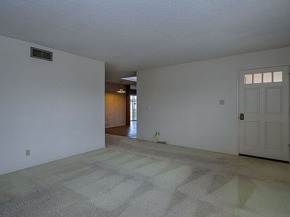 5th image of 857 Cambria Ave