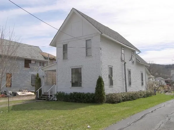 212 2nd St, Elkland, PA 16920