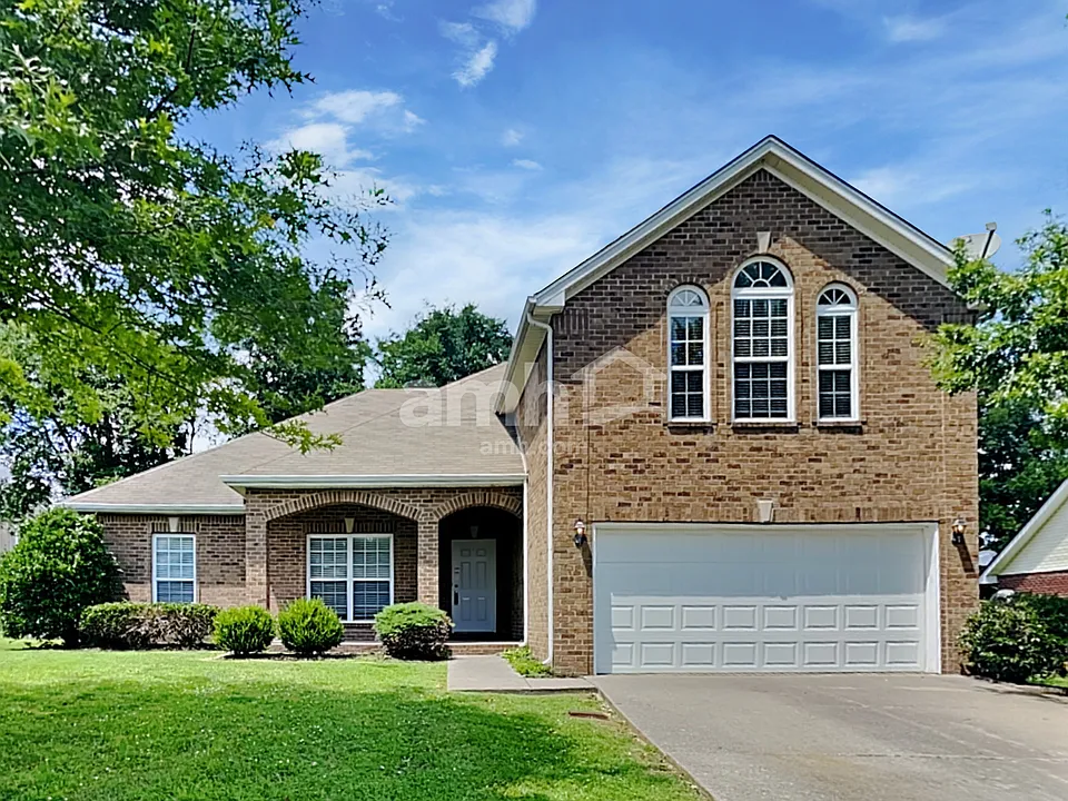 1308 Oakhall Ln
