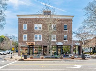 105-107 Newtown Ln, East Hampton, NY 11937
