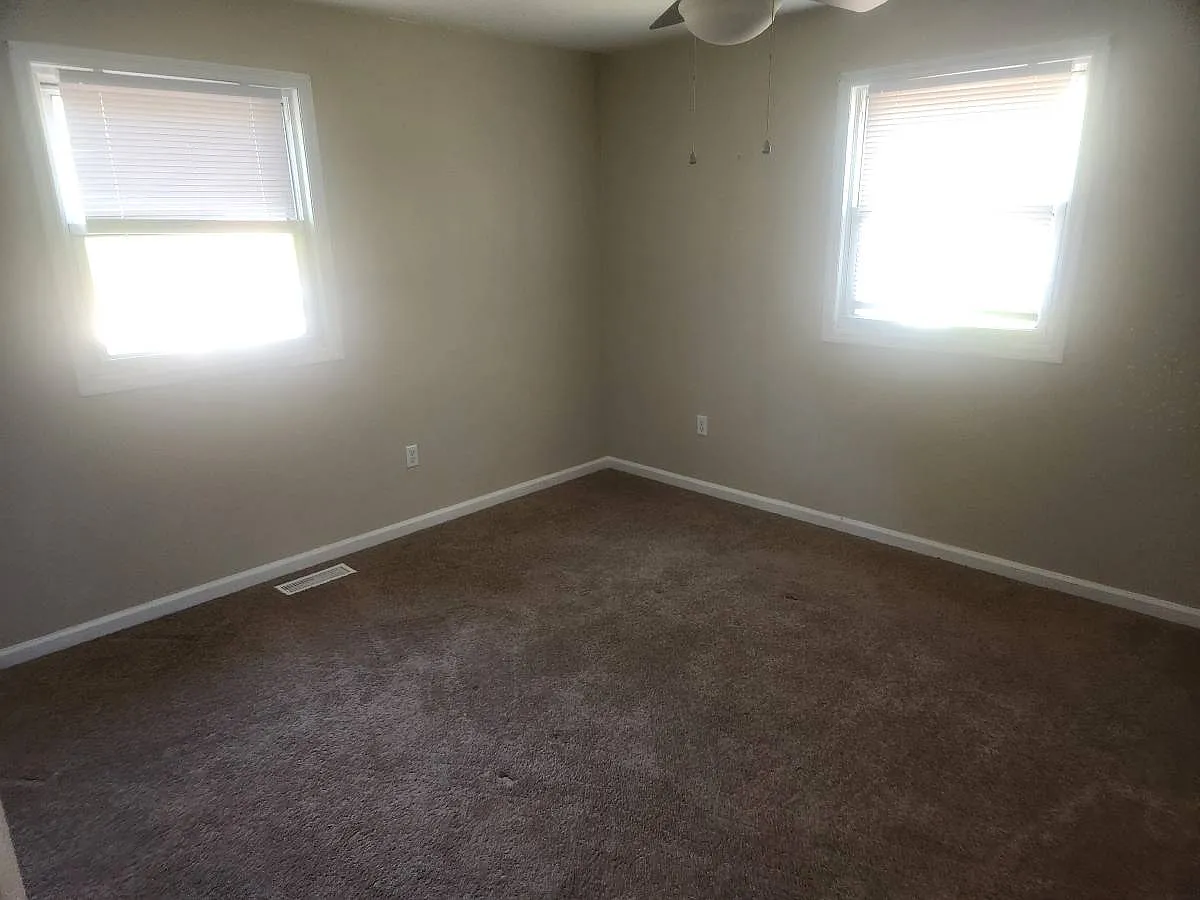 1018 Bethel Rd — Photo 4