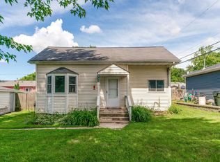 423 Lily Ln, Lakemoor, IL 60051