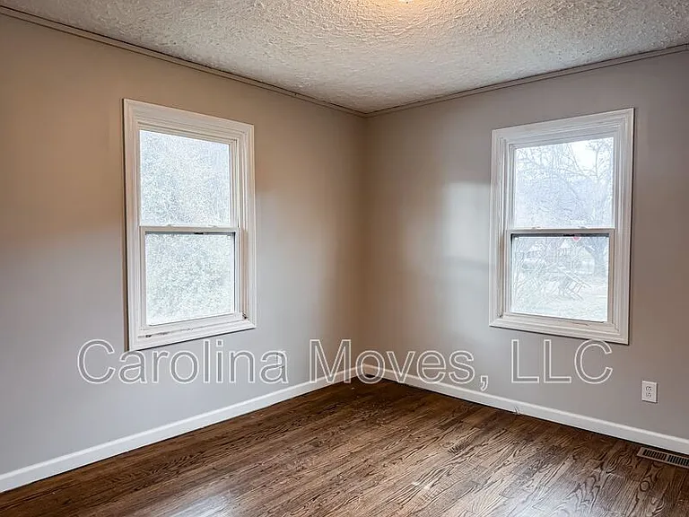 759 S Liberty St — Photo 8