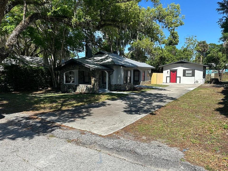 1st image of 221 N JULIA AVENUE