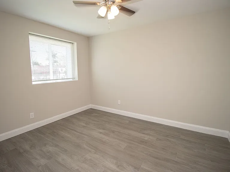 1840 Hampton Street — Photo 32