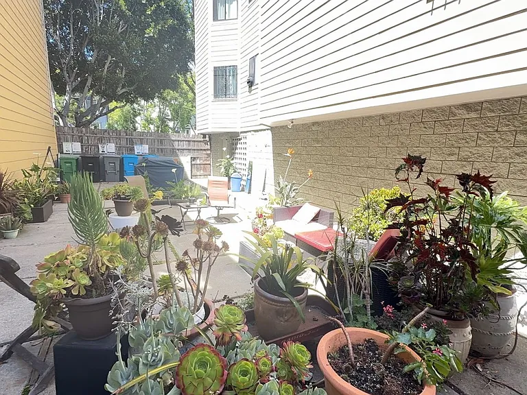 1415 Eddy St — Photo 33