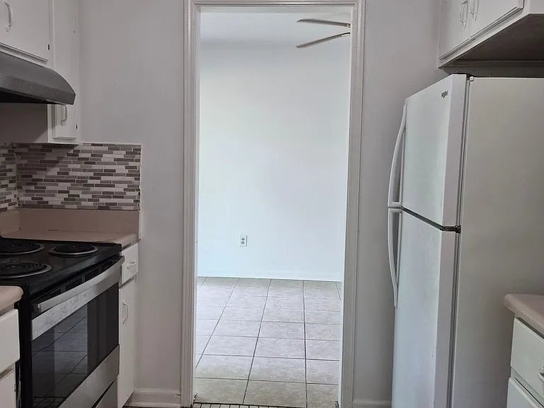 531 Ashmore Rd — Photo 12