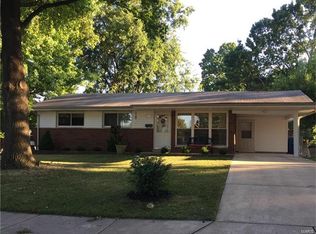 40 Flamingo Dr, Hazelwood, MO