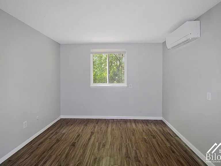 Northfield Manor Apartments — Photo 9