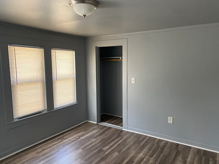 277 Scofield Ave #8 — Photo 4
