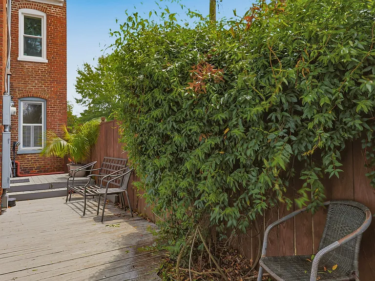 404 N Shields Ave — Photo 28
