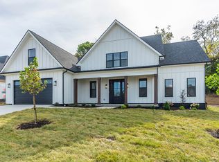 829 Edmonds Xing, Versailles, KY 40383