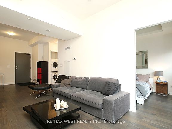 5th image of 17 Dundonald St Unit 309