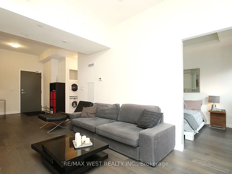 17 Dundonald St #309 — Photo 5