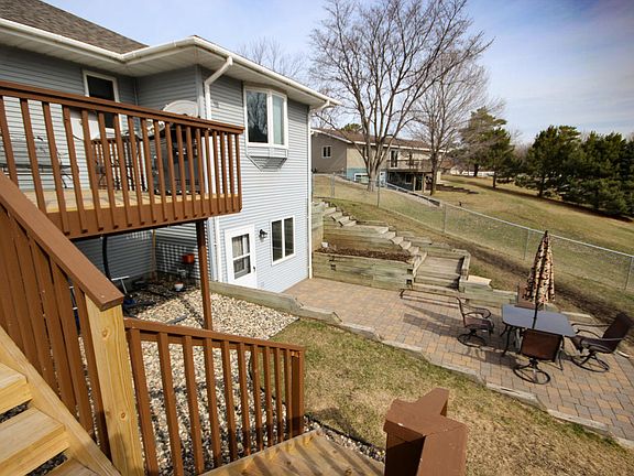 2nd image of 3125 Crestwood Dr NE