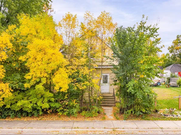 212 S 8th St, Virginia, MN 55792
