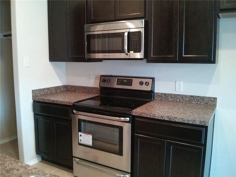 1st image of 826 Westfield Dr