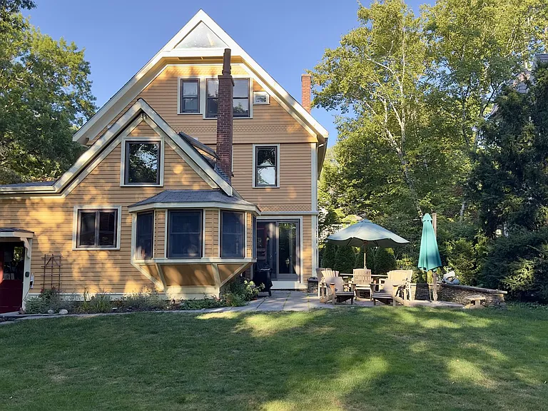 120 Lakeview Ave — Photo 18