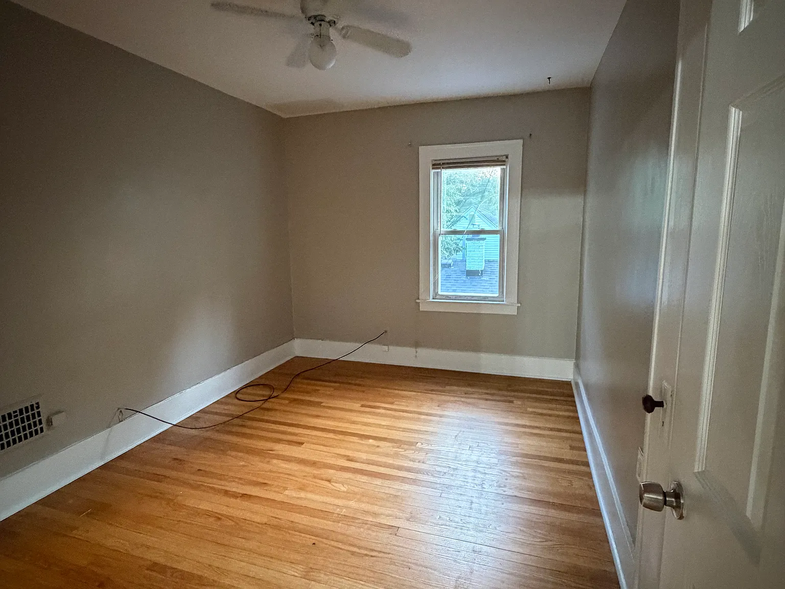 2 bed, 745 sqft, $1,600 — Photo 2