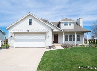 14403 Twin Oaks St, Holland, MI 49424