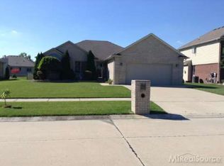 48037 Thistle Dr, Macomb, MI 48044