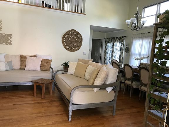 3rd image of 301 McGregor Dr #B