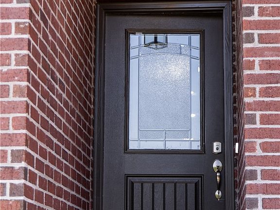 5th image of 1013 Glass St