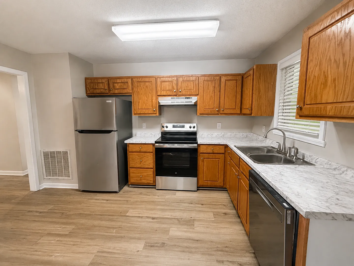 308 East Gilbreath St — Photo 4