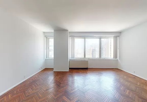 4th image of 216 E 47th St APT 17A