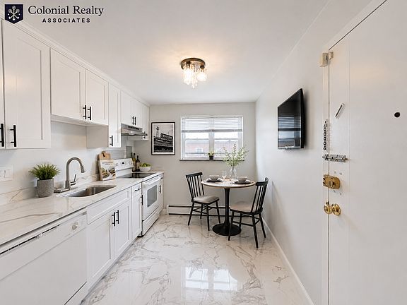 2nd image of 55 Colborne Rd APT 5