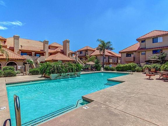 Community Pool - heated