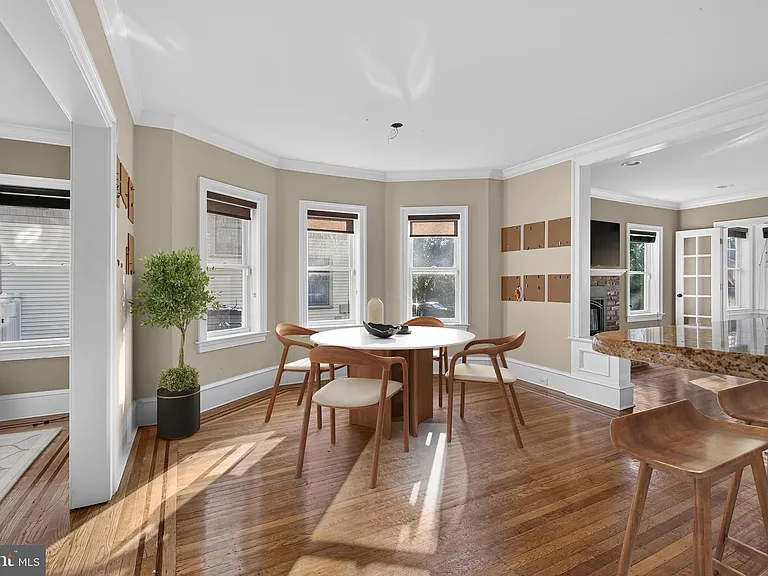 21 E Redman Ave — Photo 12