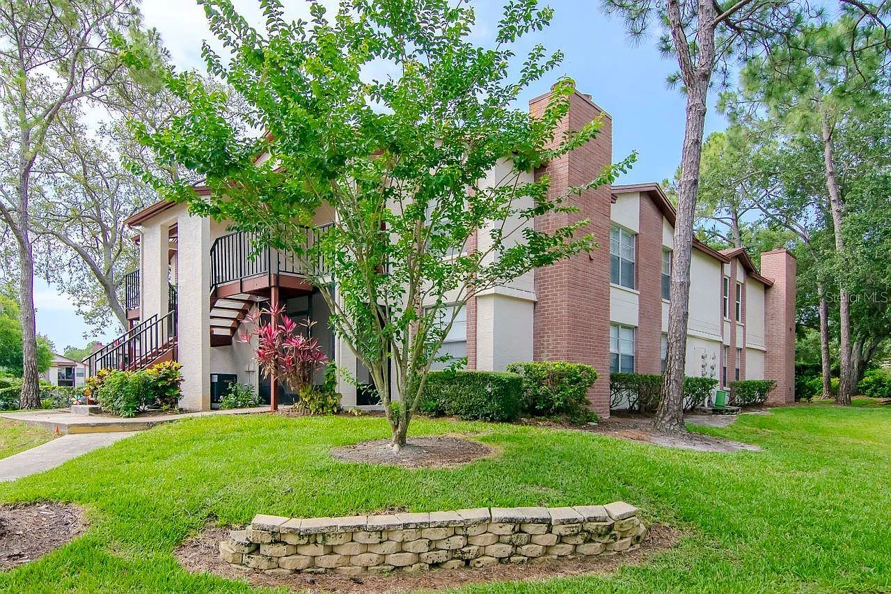 2 bed, 865 sqft, $2,250 — Photo 2