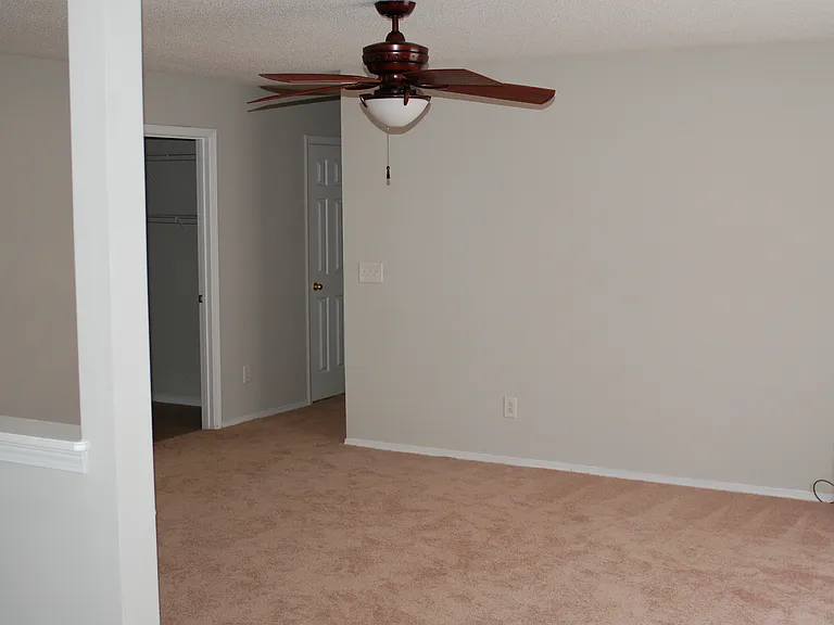 5 Bellmore Ct — Photo 13