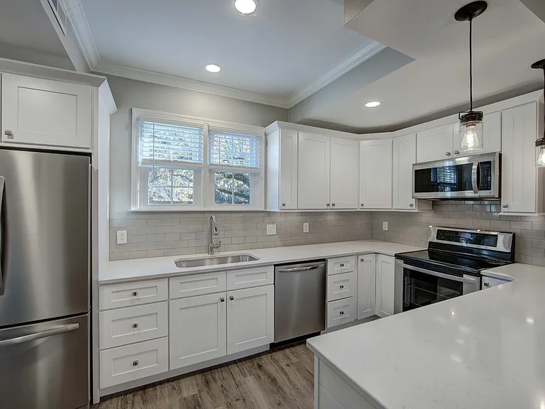 1129 W Main St #4 — Photo 6