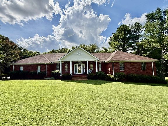3rd image of 30 Oak Valley Dr