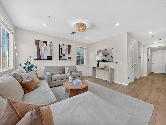 5th image of 1635 Greeley Way