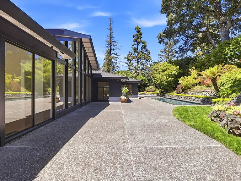 820 Eucalyptus Ave — Photo 55