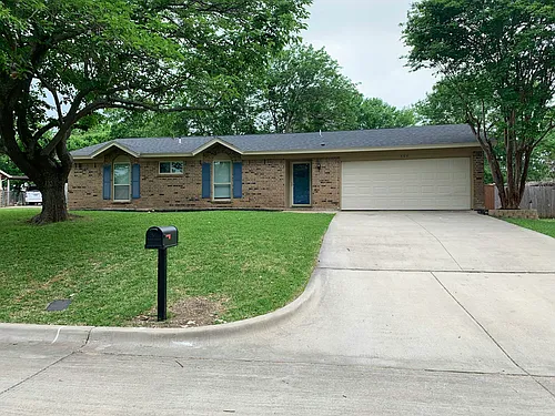 404 Live Oak Dr Photo 1