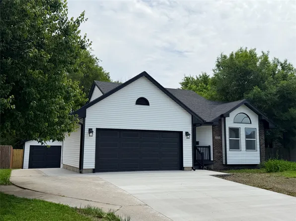 3635 E 43rd Ct, Des Moines, IA 50317